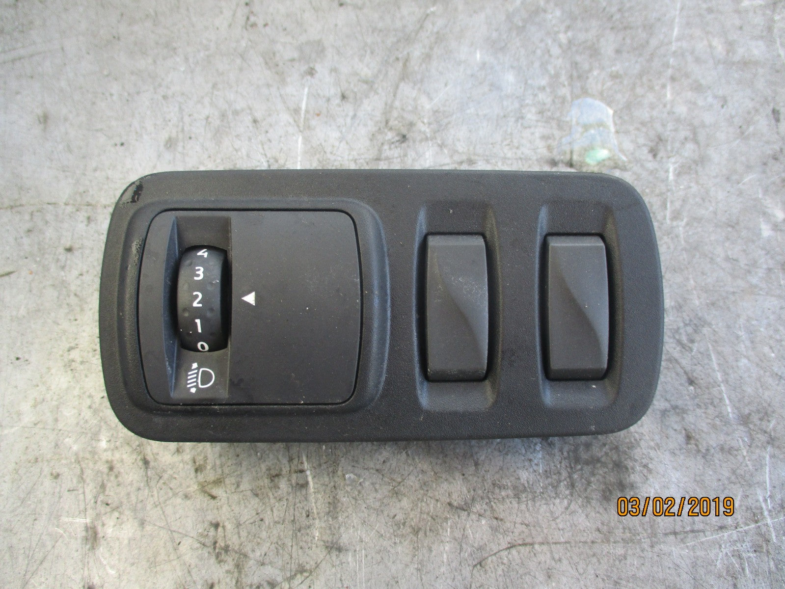 RENAULT KADJAR 2016 HEADLIGHT LEVEL ADJUSTMENT CONTROL SWITCHES 251635477R