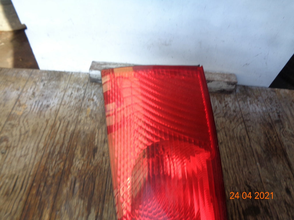 FORD FOCUS MK1 2001 NSR PASSENGER SIDE REAR BRAKE TAIL LIGHT CLUSTER