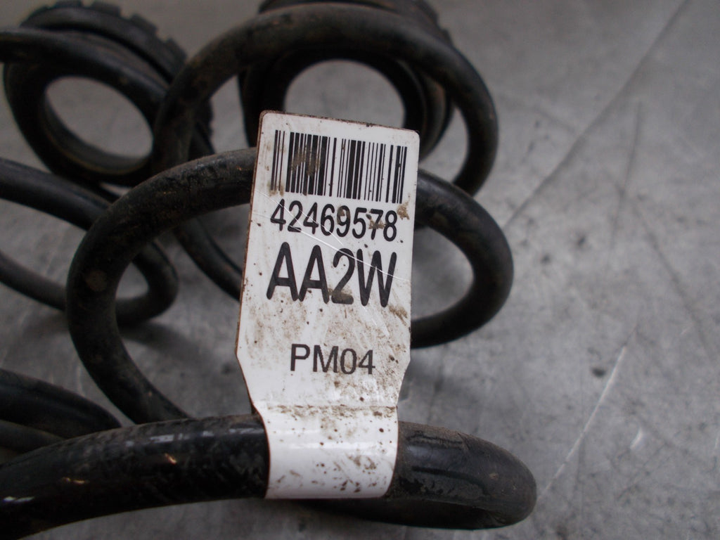 VAUXHALL VIVA 2016 PAIR REAR SUSPENSION COIL SPRINGS 42469578 AA2W