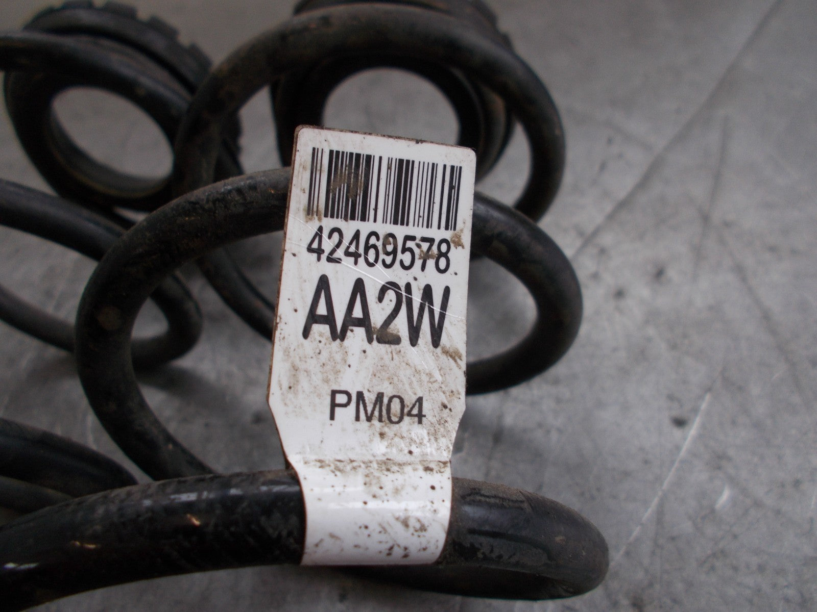 VAUXHALL VIVA 2016 PAIR REAR SUSPENSION COIL SPRINGS 42469578 AA2W