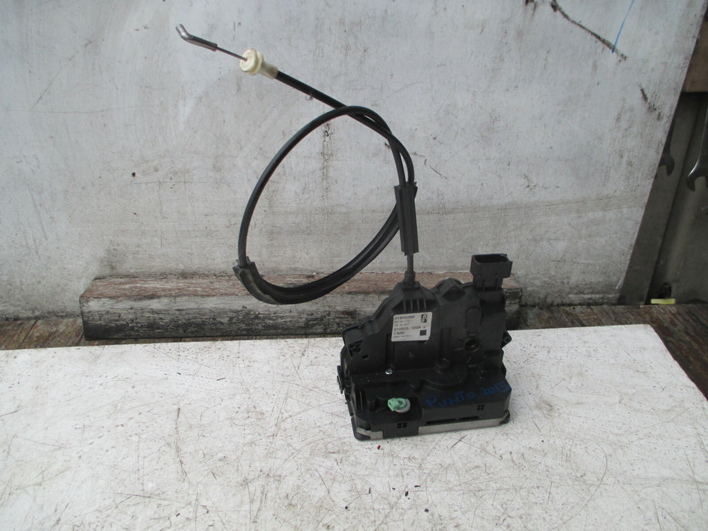 FIAT PUNTO 2015 EVO MK3 3 DOOR NS PASSENGER SIDE DOOR LOCK MECHANISM 51905688