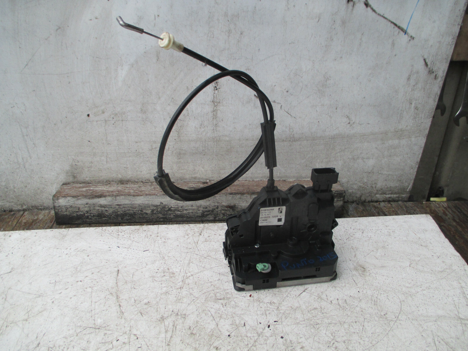 FIAT PUNTO 2015 EVO MK3 3 DOOR NS PASSENGER SIDE DOOR LOCK MECHANISM 51905688