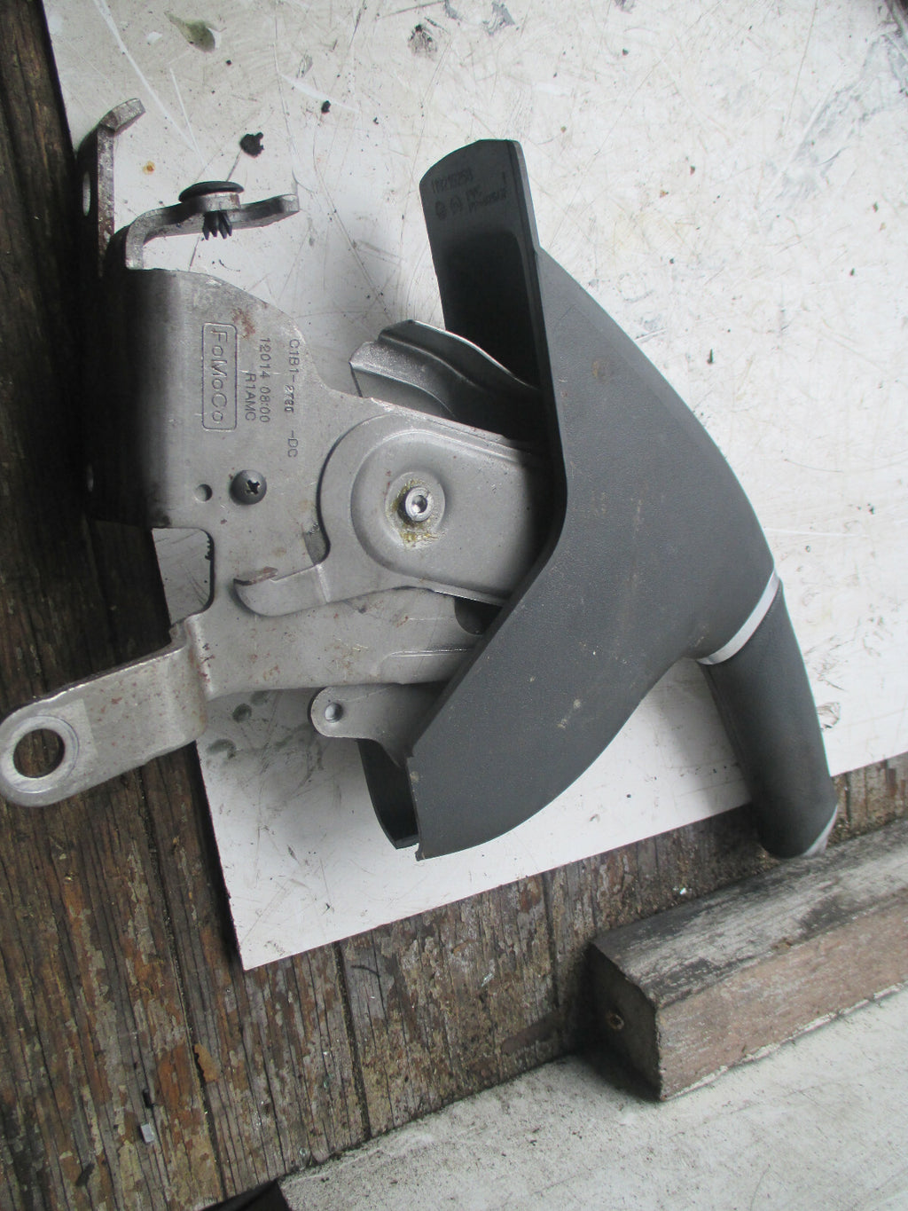 FORD FIESTA MK7 2014 MANUAL HANDBRAKE LEVER HANDLE C1B12780DC