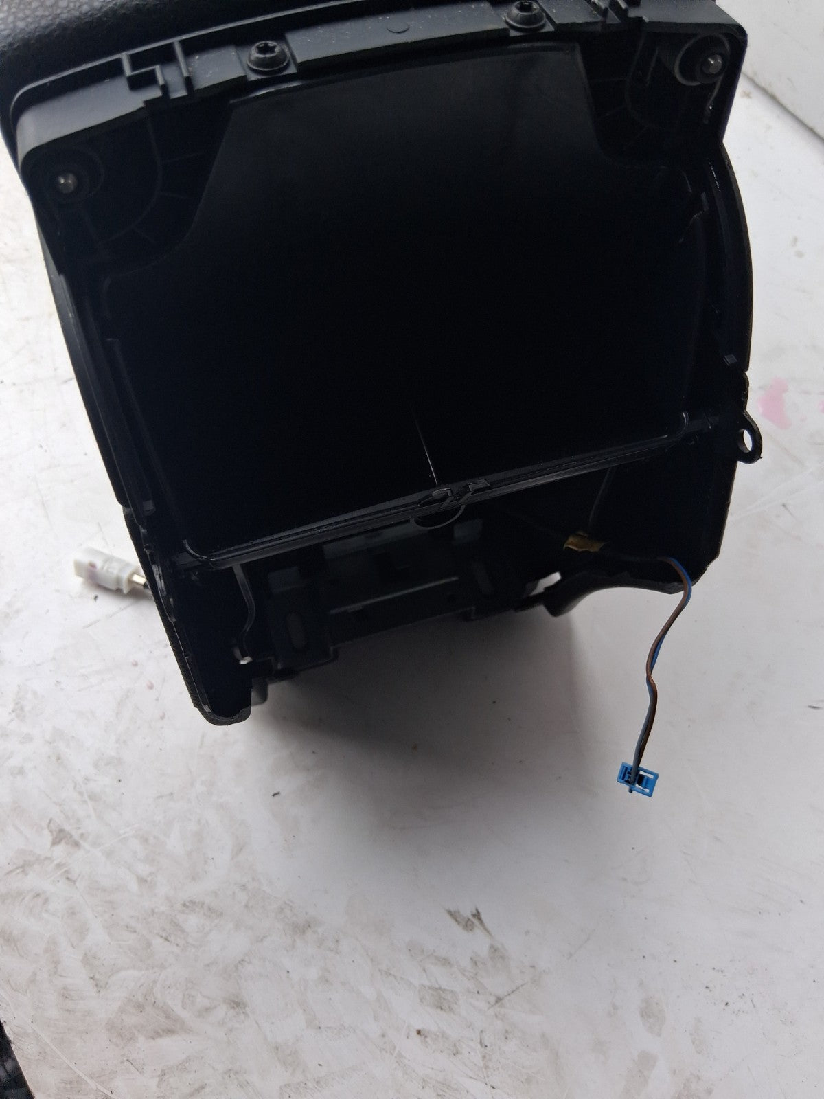 2014 MERCEDES-BENZ C-CLASS W204 CENTRE CONSOLE & ARM REST A204680625000009051