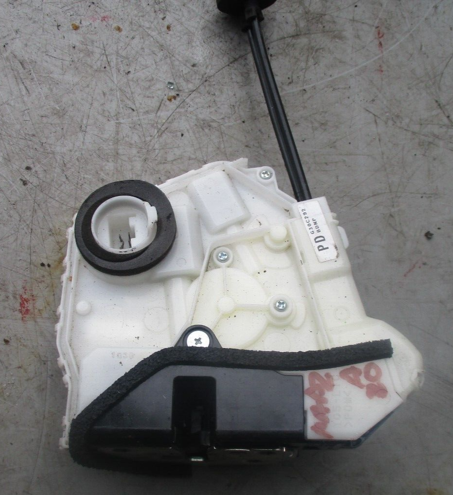 MAZDA 3 MK4 2021 DOOR LOCK MECHANISM CATCH LATCH WITH HANDLE