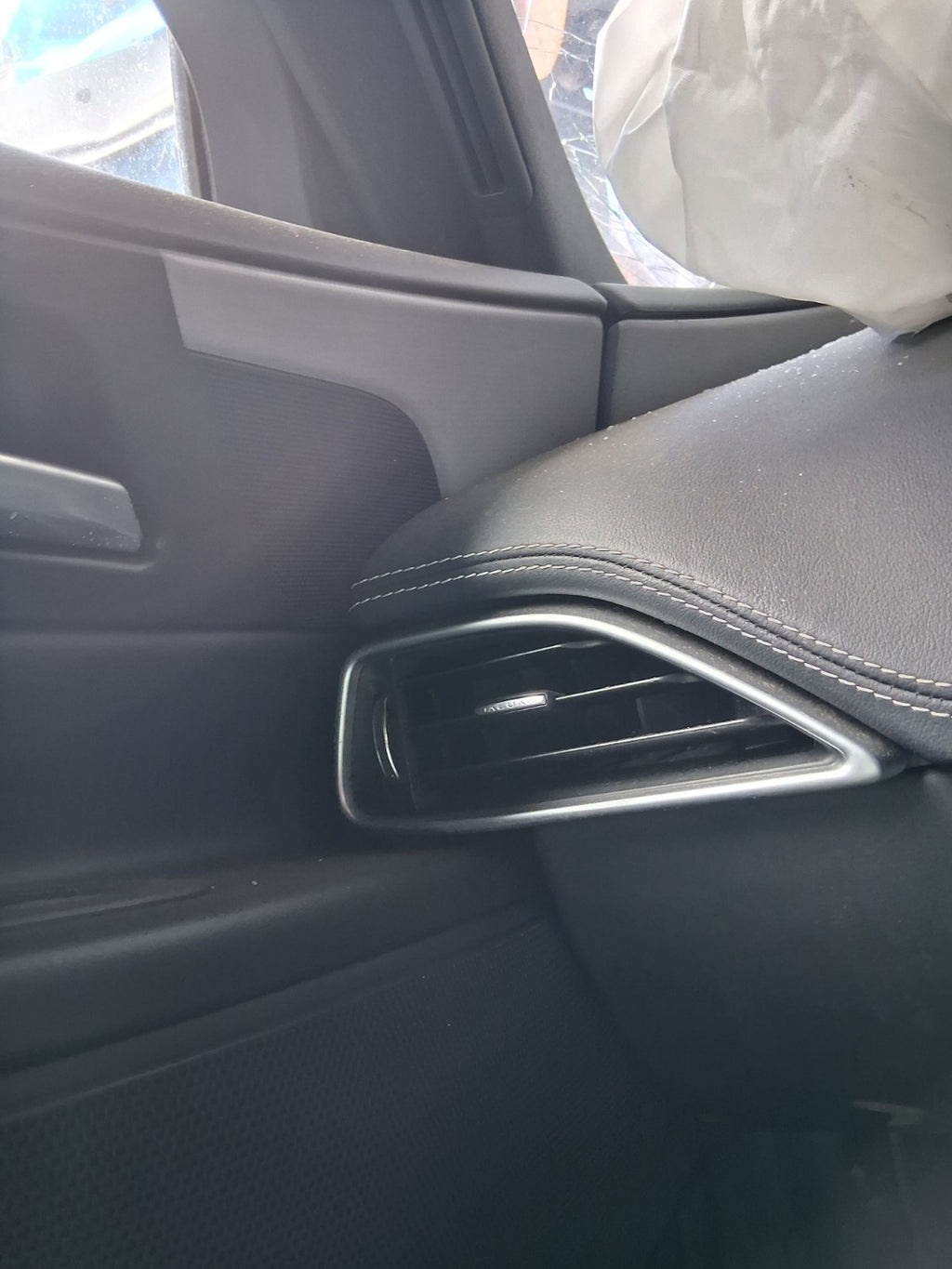 2017 JAGUAR XE NSF PASSENGER SIDE FRONT LEFT AIR VENT