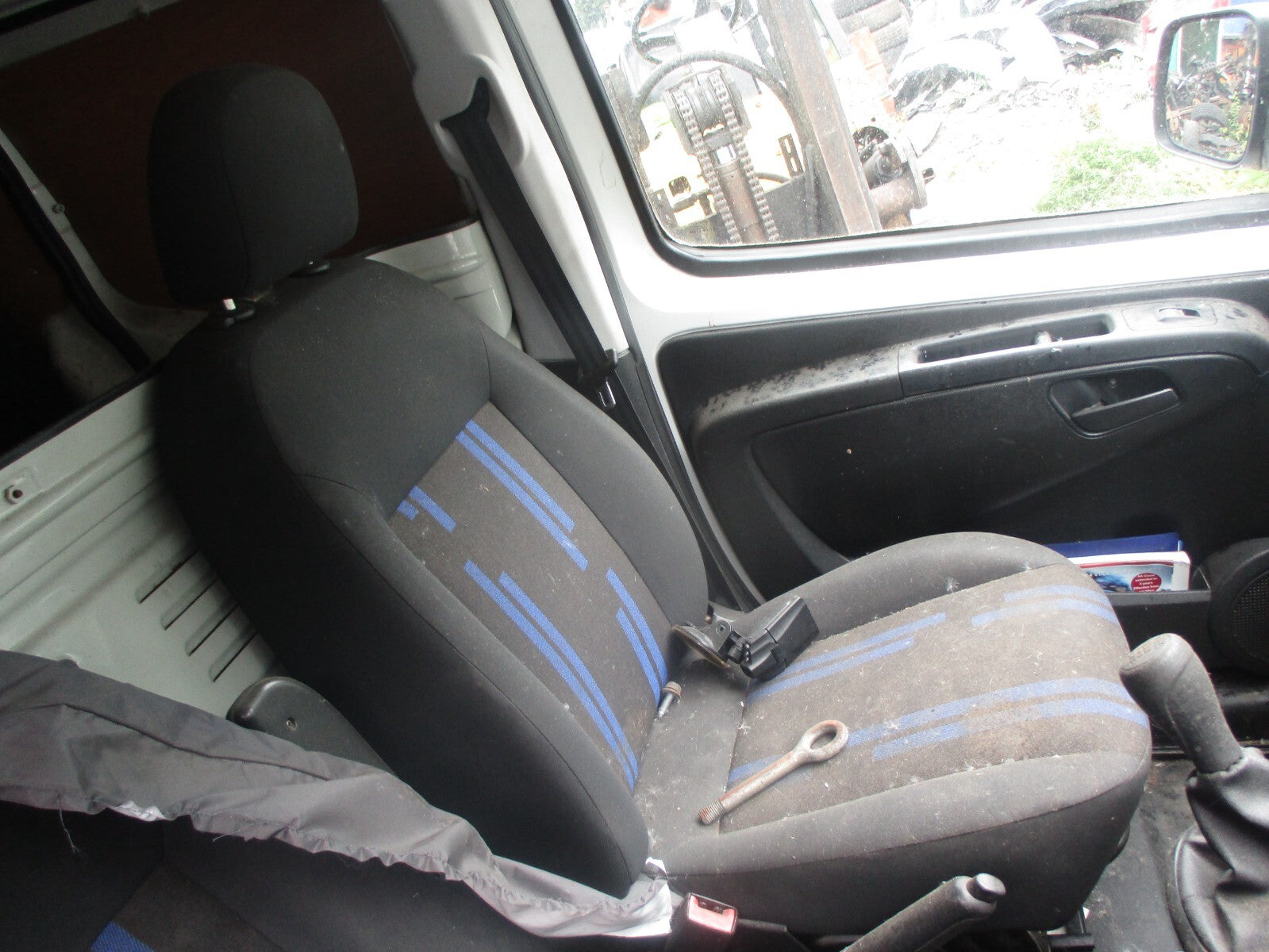 FIAT FIORINO BIPPER 2011 NS PASSENGER FRONT COMPLETE SEAT FABRIC BLUE STRIPS