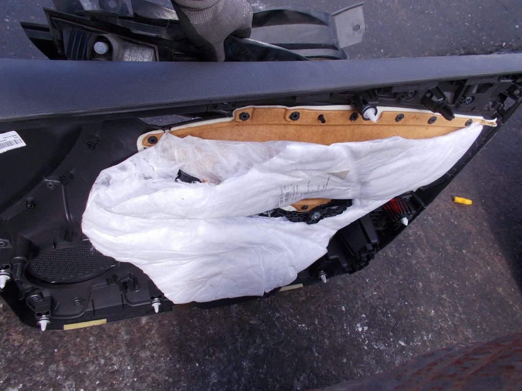 FORD FOCUS MK3 NSR PASSENGER SIDE FRONT DOOR CARD