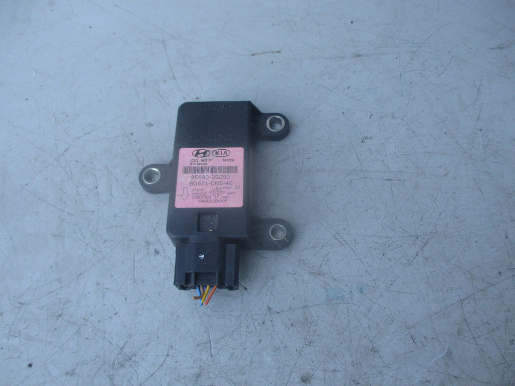 HYUNDAI IX35 2015 YAW RATE SPEED SENSOR 956902S000