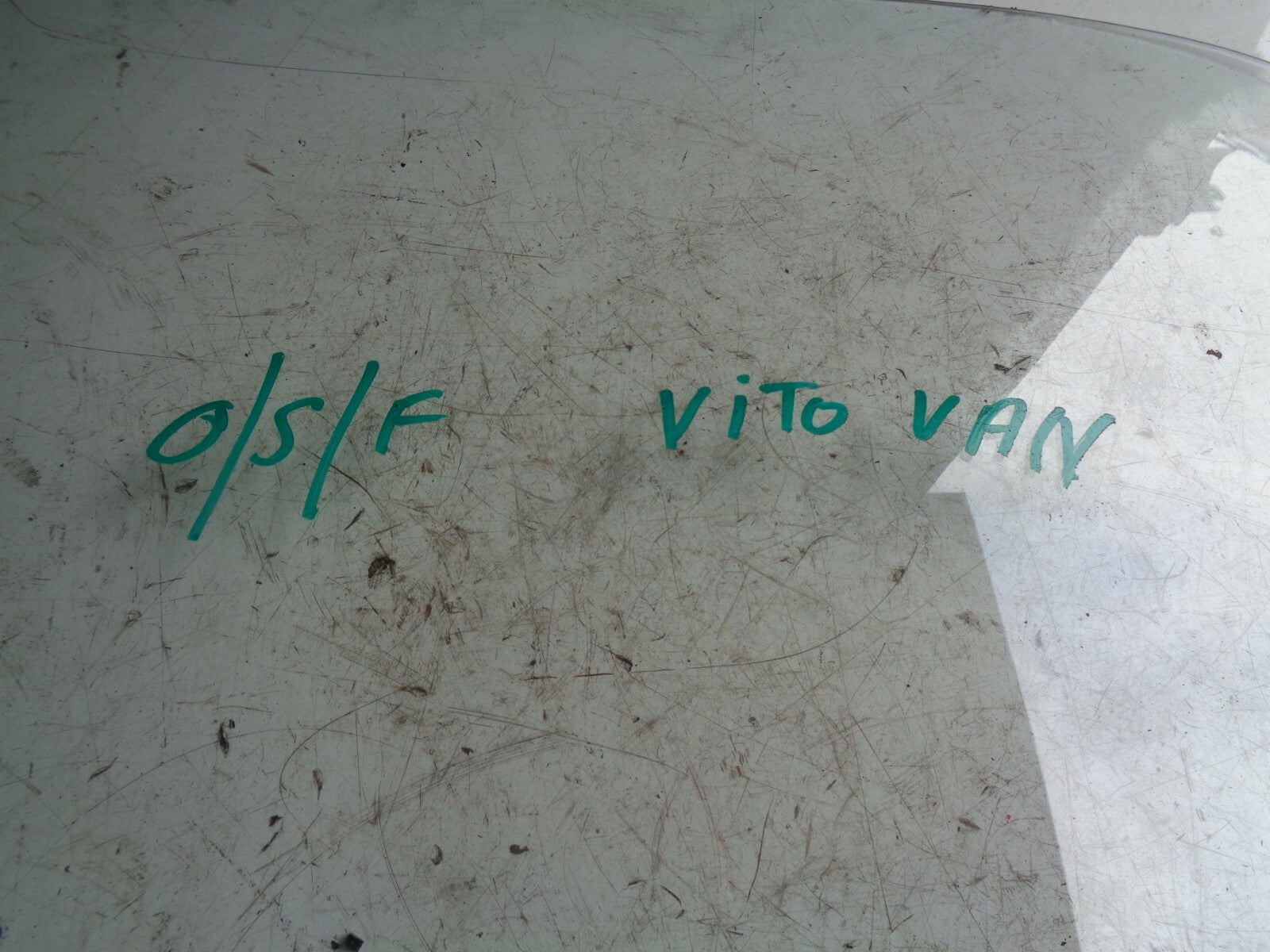 MERCEDES BENZ VITO VAN 2001 FRONT OS DRIVER SIDE DOOR  GLASS