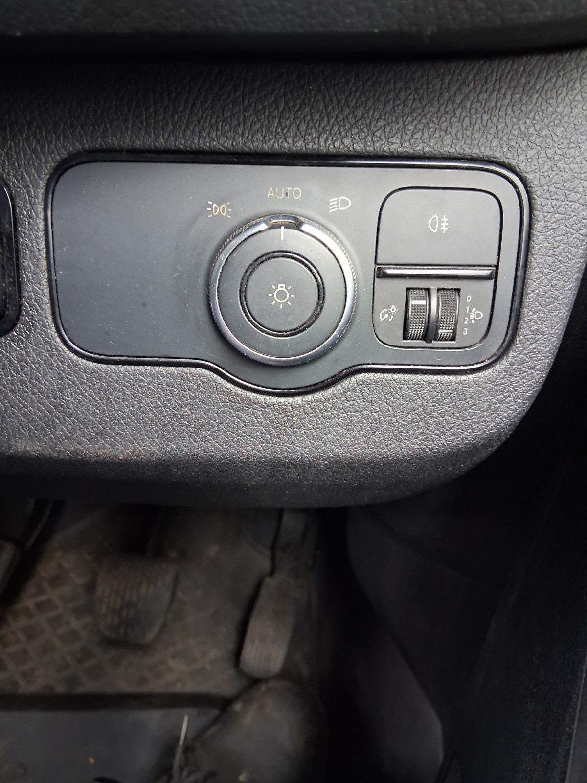 2018 MERCEDES BENZ SPRINTER W907 HEADLIGHT ADJUSTER CONTROL SWITCH PANEL