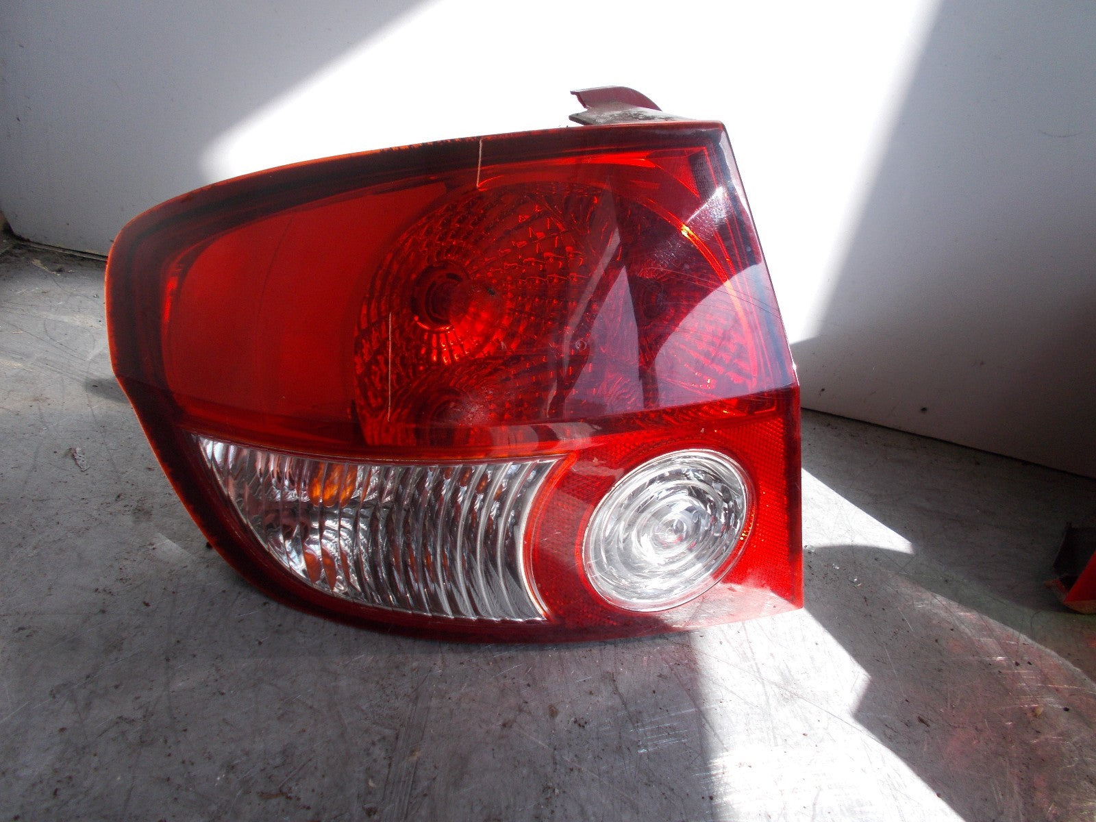 HYUNDAIGETZ NS PASSENGER REAR LIGHT 924011C0