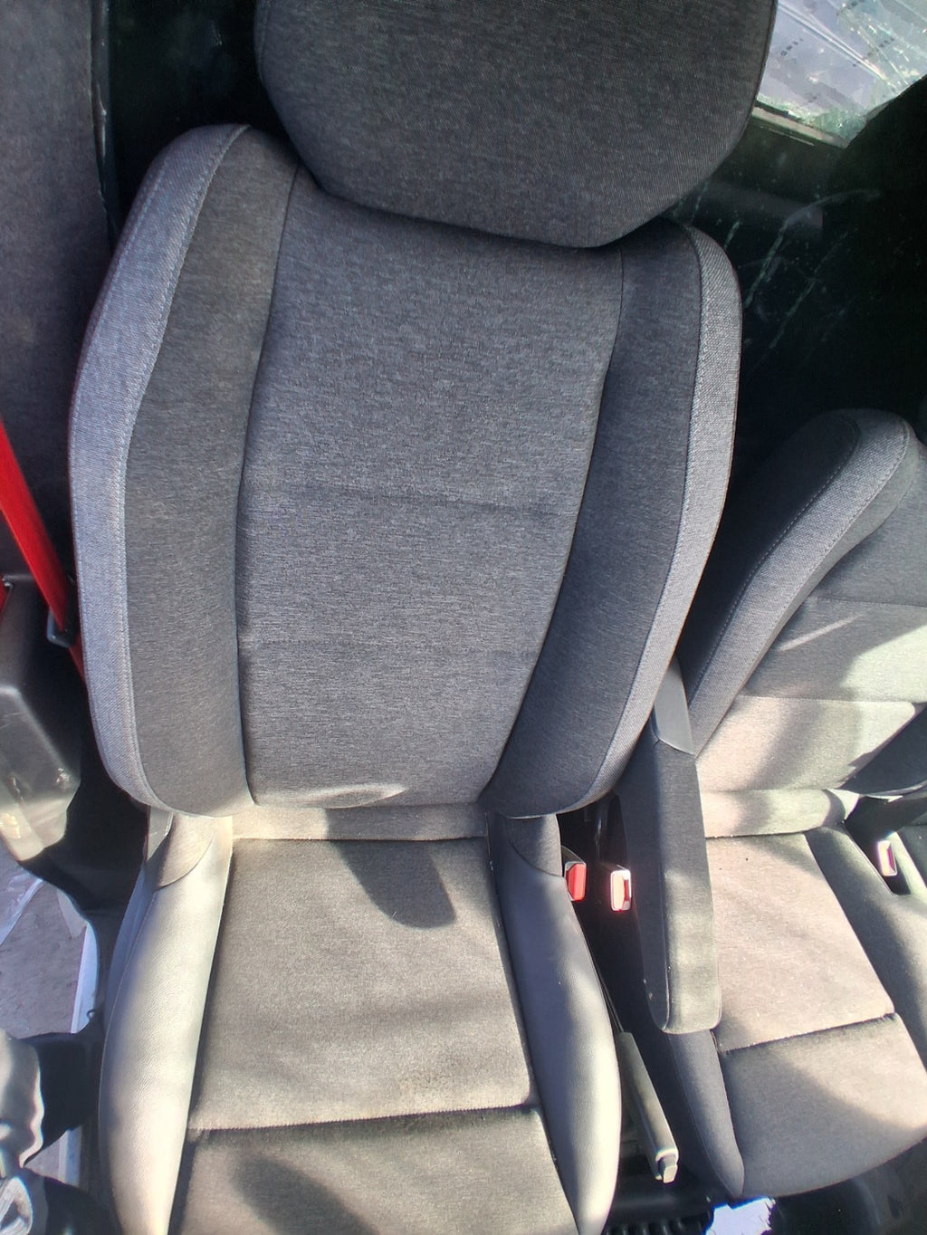 2025 RENAULT MASTER MK4 OSF DRIVER SIDE FRONT COMPLETE SEAT ARMREST FABRIC