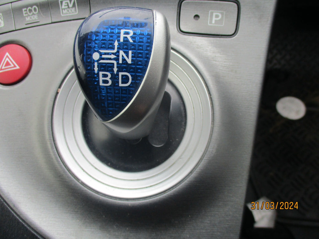 TOYOTA PRIUS MK3 2014 XW30 AUTO AUTOMATIC GEARSTICK GEARSHIFTER