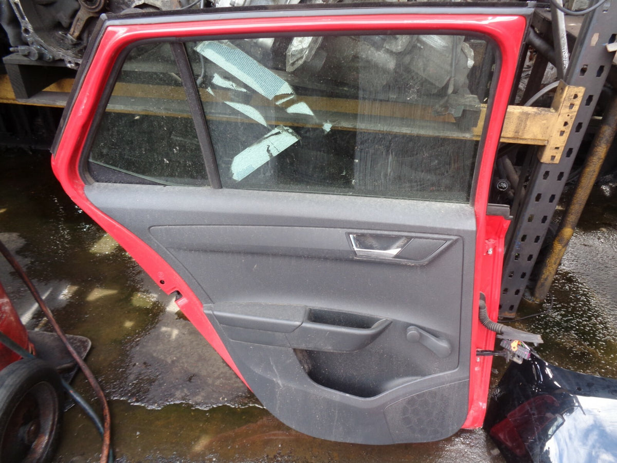 SKODA FABIA 2018 MK3 NJ NSR PASSENGER SIDE REAR COMPLETE DOOR RED DAMAGED