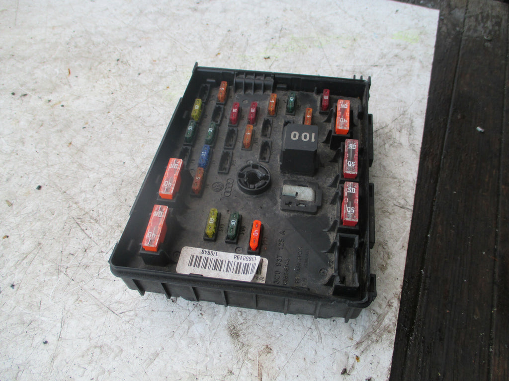 VW VOLKSWAGEN PASSAT 2014 B7 2.0 DIESEL FUSE BOX RELAY 3C0937125A