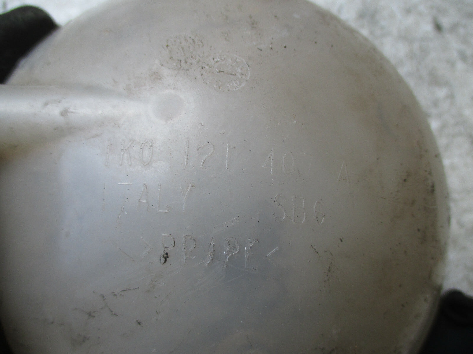 2005 VW VOLKSWAGEN SEAT SKODA AUDI WATER HEADER EXPANSION TANK BOTTLE 1K0121407A