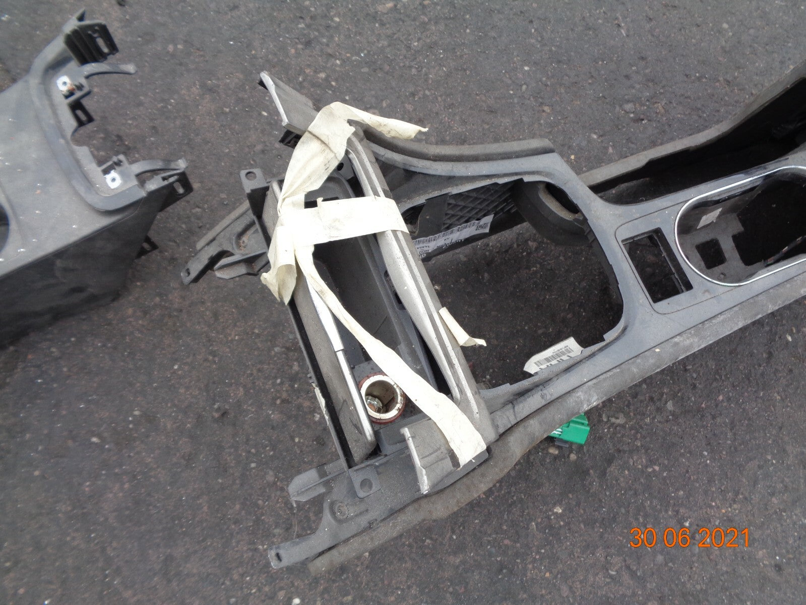 FORD MONDEO MK4 2009 CENTRE CONSOLE ARM REST ASSEMBLY UNIT