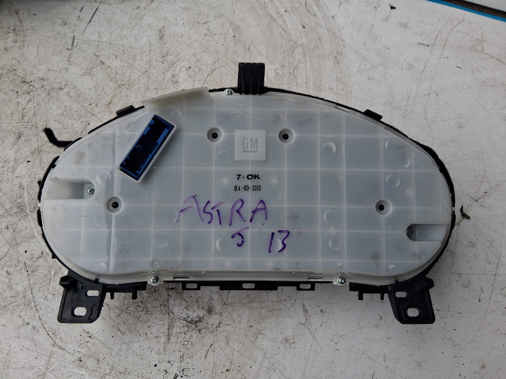2013 VAUXHALL ASTRA J SPEEDOMETER SPEEDO INSTRUMENT CLUSTER 769317420