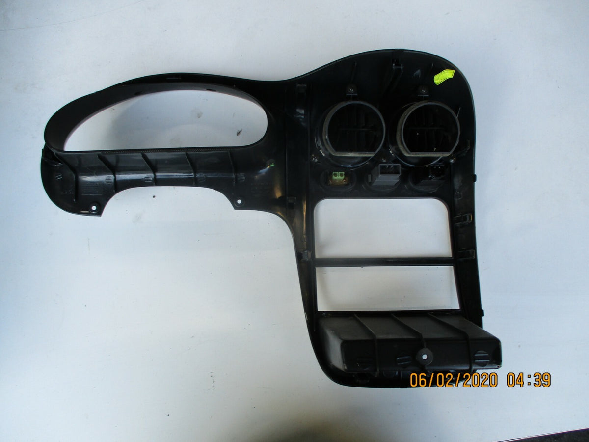 DAEWOO MATIZ  2004 DASHBOARD SPEEDO RADIO TRIM SURROUND AIR VENTS 96316260