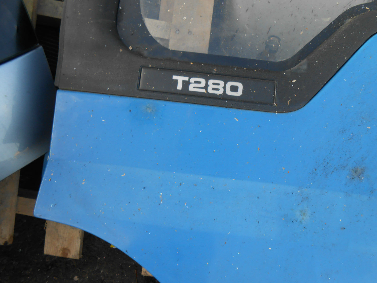 FORD TRANSIT MK6 2000 - 2006 NSF COMPLETE PASSENGER FRONT DOOR & GLASS BLUE
