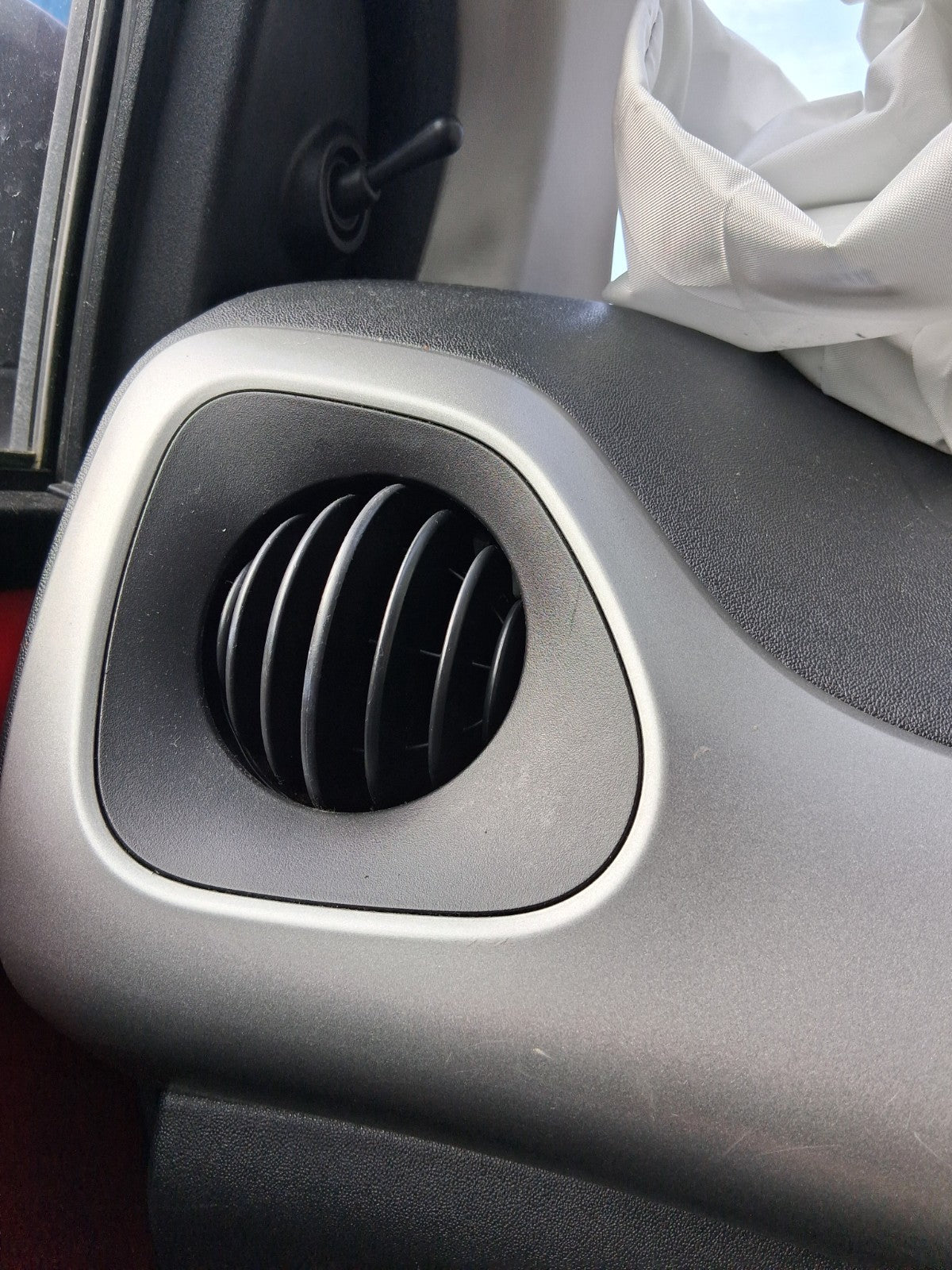 2016 PEUGEOT 108 MK2 NSF PASSENGER SIDE FRONT LEFT AIRVENT AIR VENT