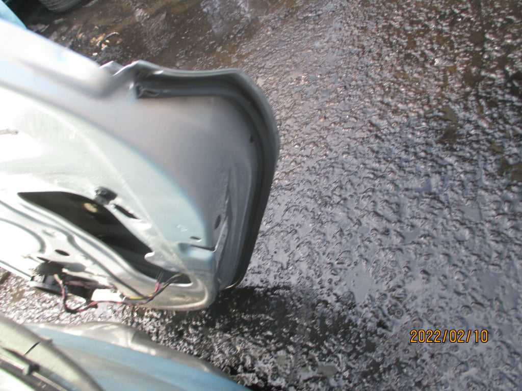 VOLKSWAGEN POLO MK5 6C 6R 5 DOOR DRIVER OFF SIDE REAR DOOR SILVER