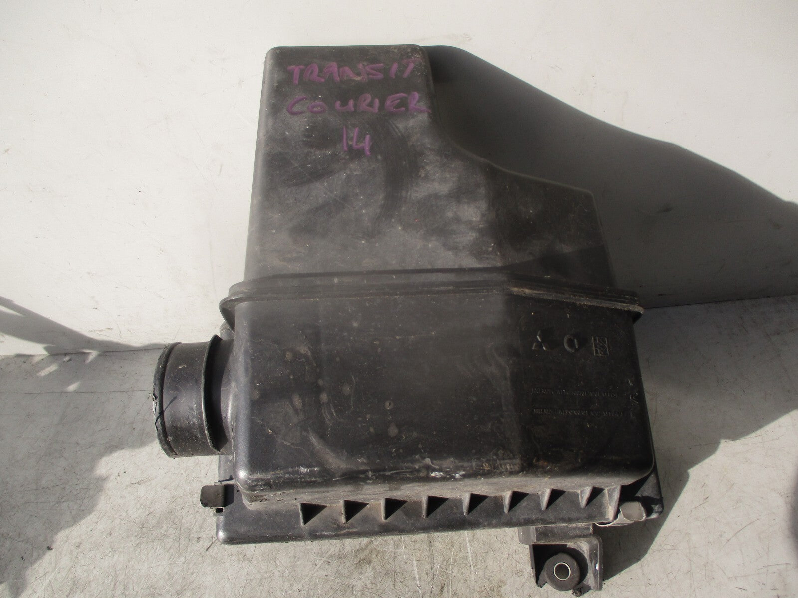 2014 FORD TRANSIT COURIER 1.6 DIESEL AIR FILTER HOUSING BOX