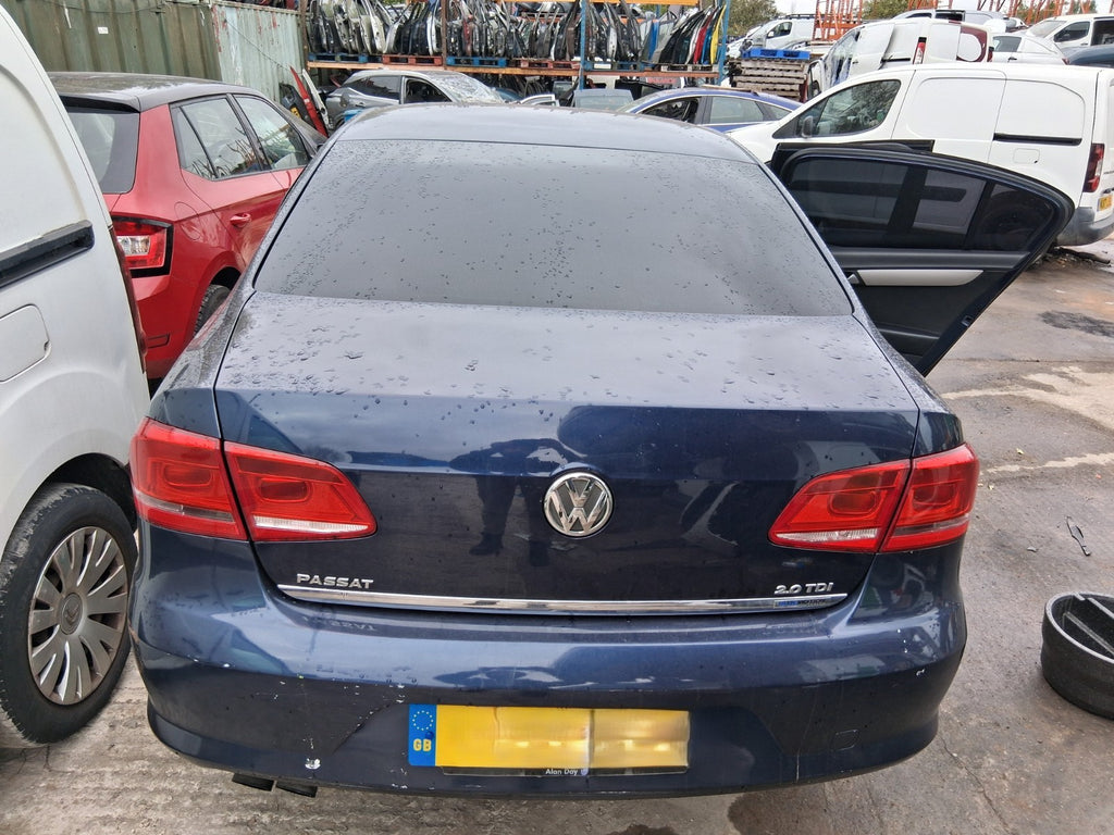 2014 VW VOLKSWAGEN PASSAT B7 SALOON BARE TAILGATE BOOTLID BLUE