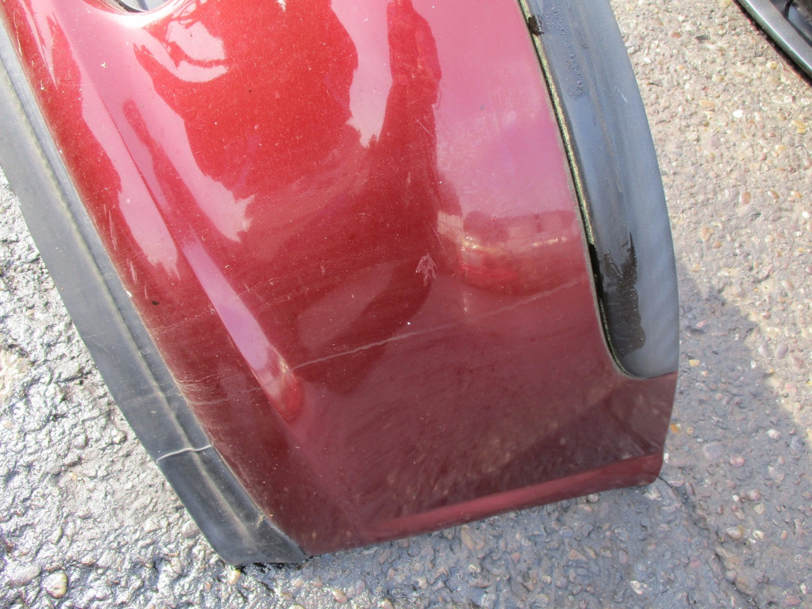 VAUXHALL VECTRA B ESTATE 1997 COMPLETE FRONT BUMPER WITH GRILLS BURGUNDY