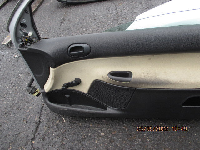 PEUGEOT 206 2005 3 DOOR OSF DRIVER SIDE COMPLETE DOOR SILVER