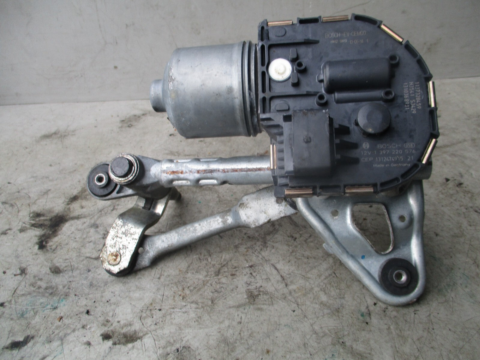 2010 PEUGEOT 3008 FRONT WINDSCREEN WIPER MOTOR 1137328459