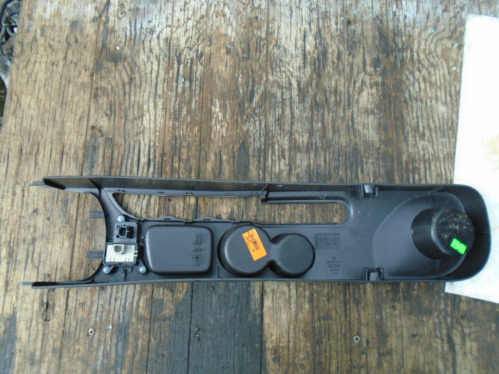 RENAULT CLIO MK4 CENTRE CONSOLE AND HANDBRAKE SURROUND TRIM 969109320