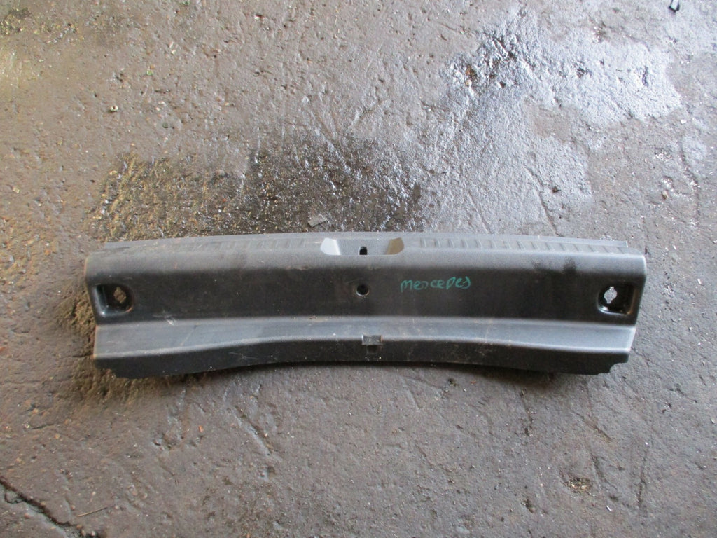 MERCEDES GLA X156 2014 TAILGATE LOADING LOCK PLASTIC TRIM BLACK A1566900041