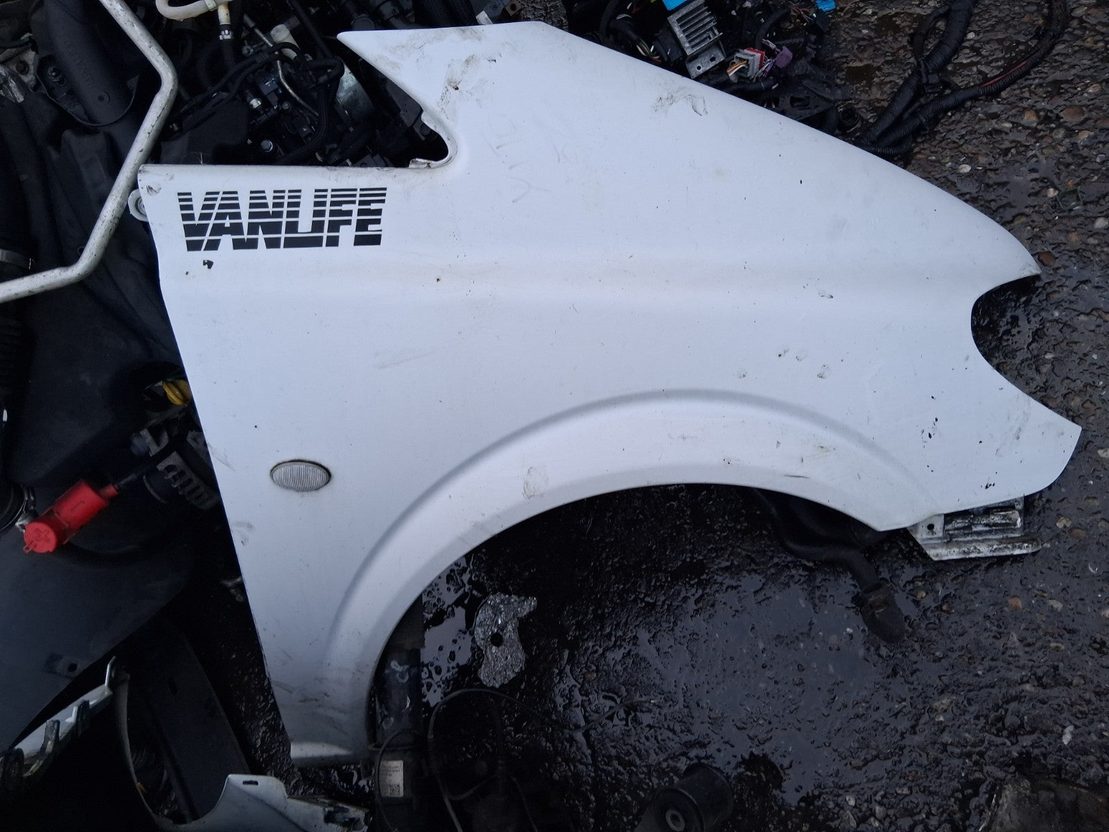 MERCEDES BENZ VITO W639 2007 OSF DRIVER SIDE FRONT WING PANEL WHITE