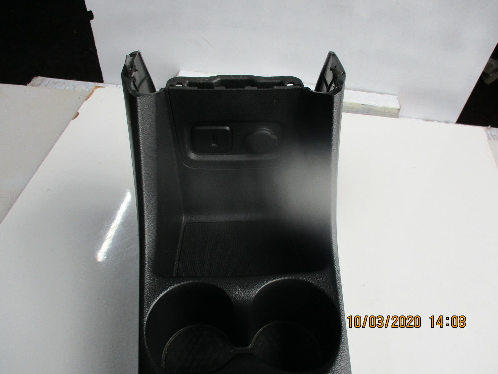 VAUXHALL VIVA 2017 PLASTIC CENTRE CONSOLE ASM CUP HOLDER USB 12V 95388454