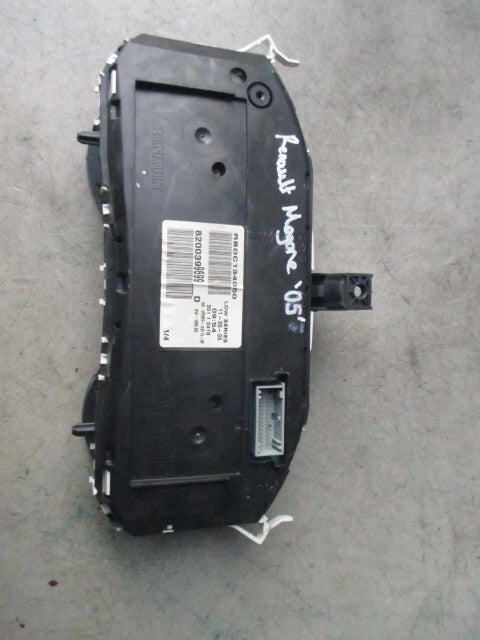 2009 RENAULT MEGANE MK2 SPEEDOMETER INSTRUMENT CLUSTER 8200399699