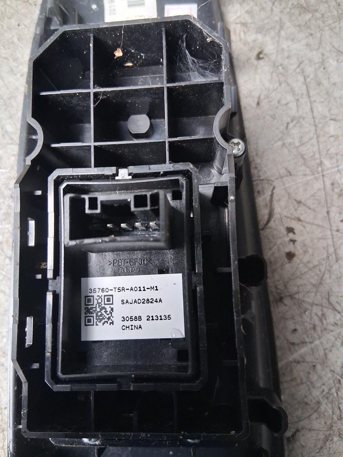 2019 HONDA JAZZ WINDOW CONTROL SWITCH 35760-T5R0-A011-M1