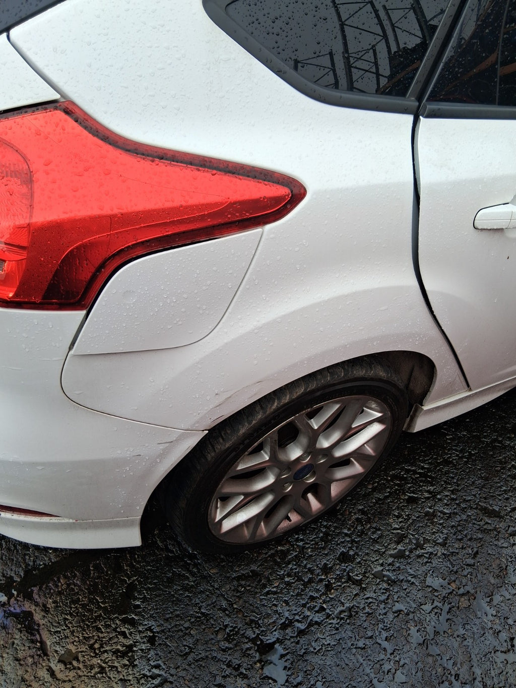 2017 FORD FOCUS MK3 ST LINE 18 INCH ALLOY WHEEL WITH TYRE 235/40R18