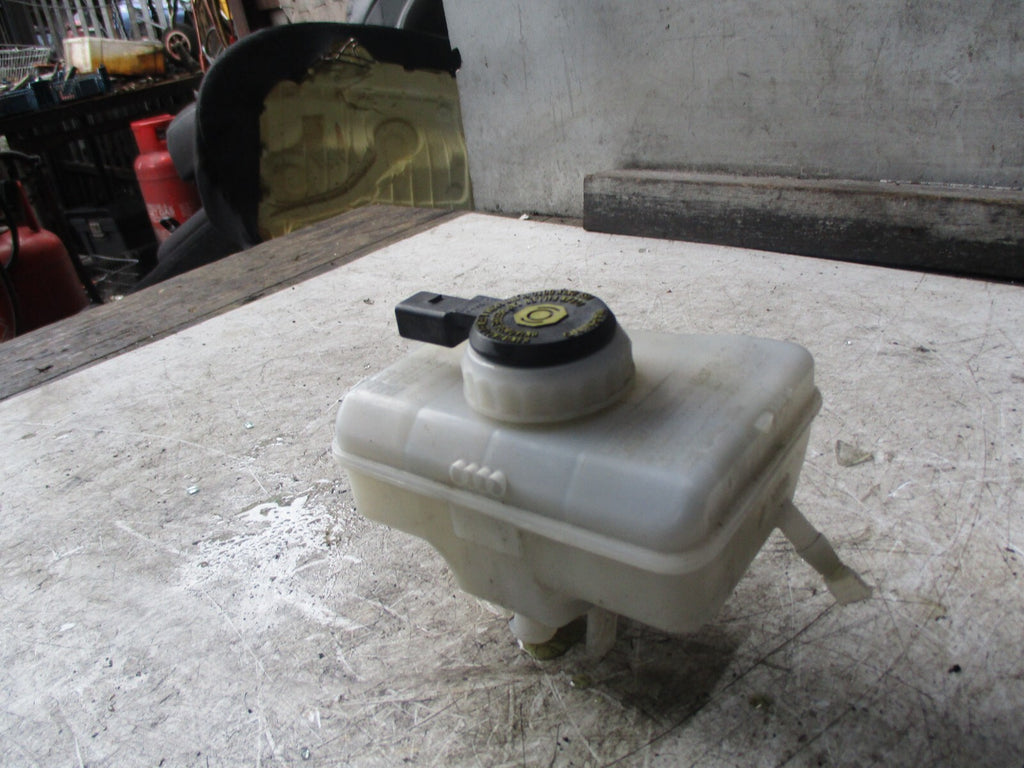 AUDI A6 2017 BRAKE BOTTLE TANK 8K0611301C