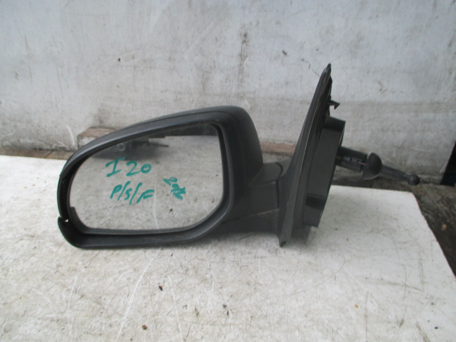 HYUNDAI I20 MK1 NSF PASSENGER SIDE FRONT MANUAL WING MIRROR