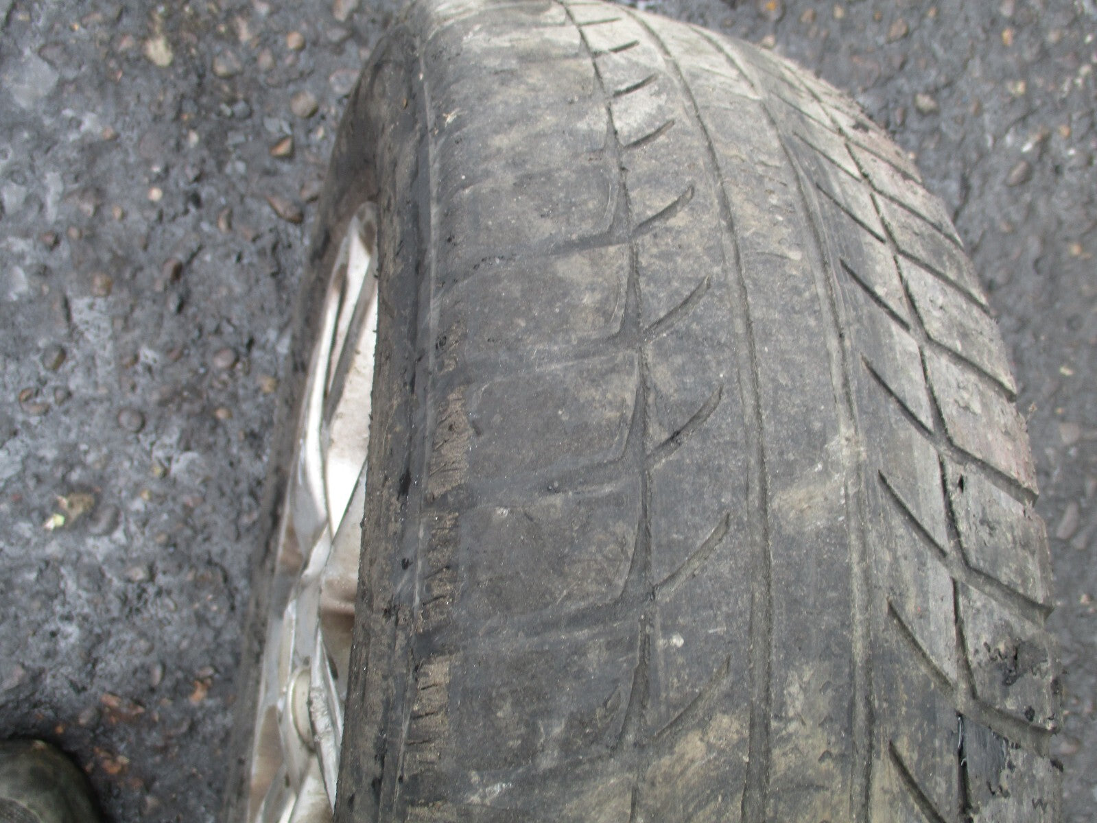 2015 NISSAN NOTE E12 ALLOY WHEEL WITH TYRE 185/65R15 REF 4
