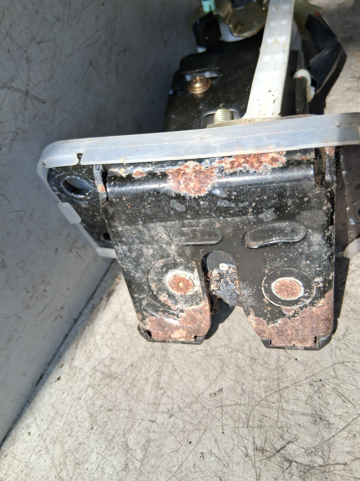 SUZUKI WAGON R 2003 REAR TAILGATE BOOT LOCK MECHANISM