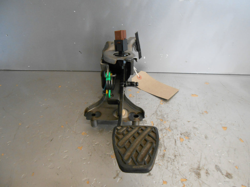 NISSAN JUKE 2012 1.6 16V FOOT BRAKE PEDAL ASSEMBLY WITH SWITCH