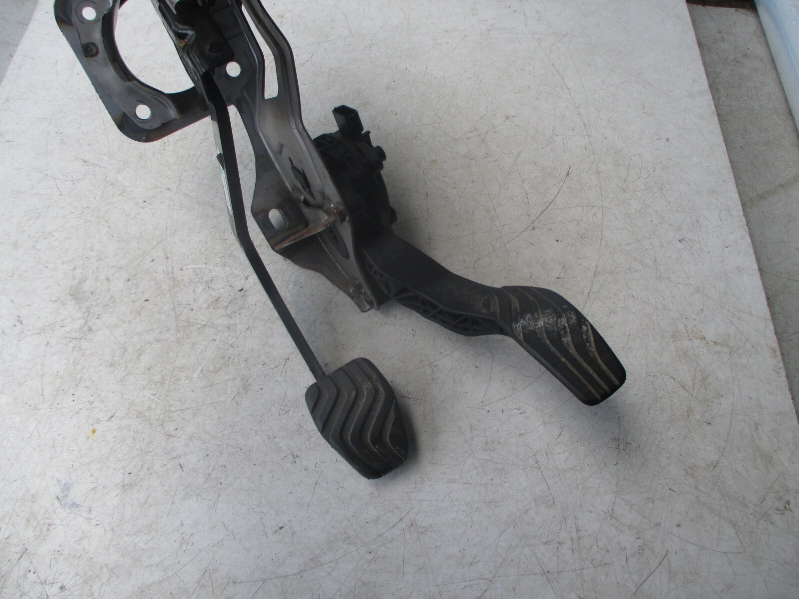 NISSAN QASHQAI MK2 J11 2016 PEDAL BOX BRAKE ACCELERATOR THROTTLE 180024BG0B