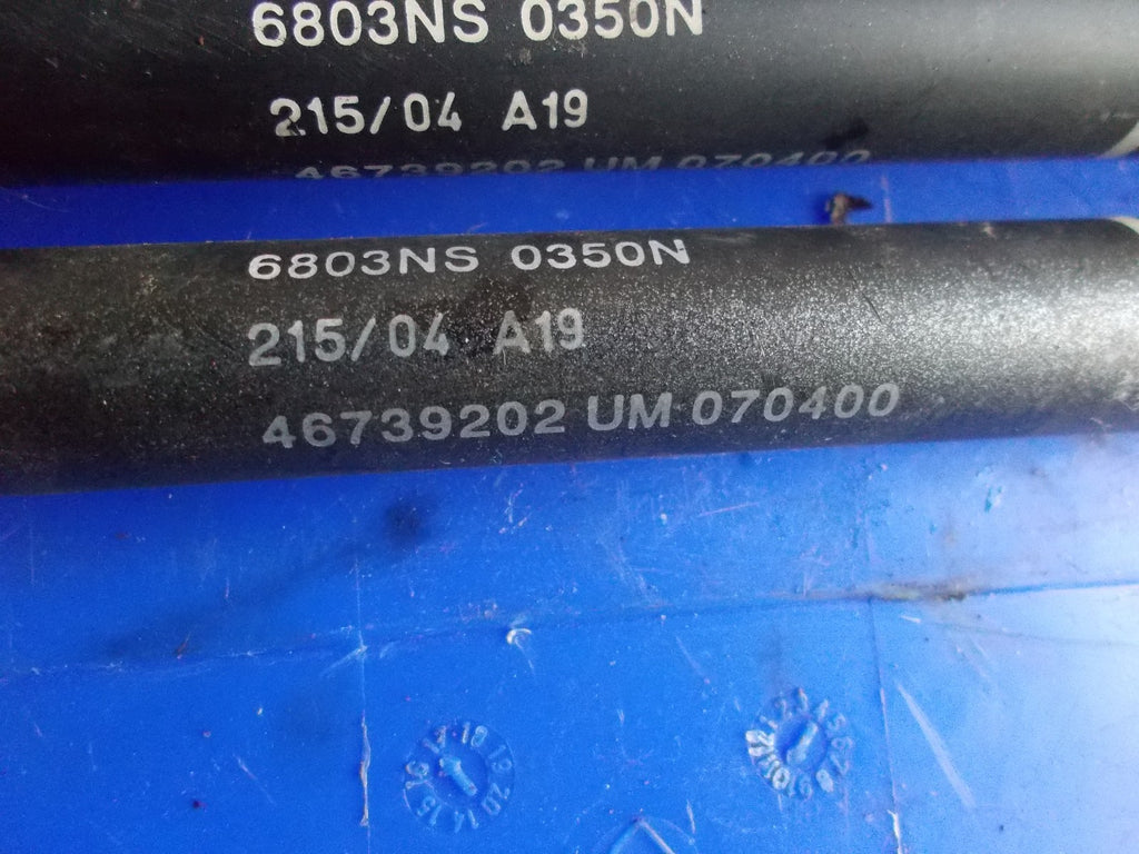 2004 ALFA ROMEO GT PAIR OF BONNET HOOD GAS STRUTS 46739202