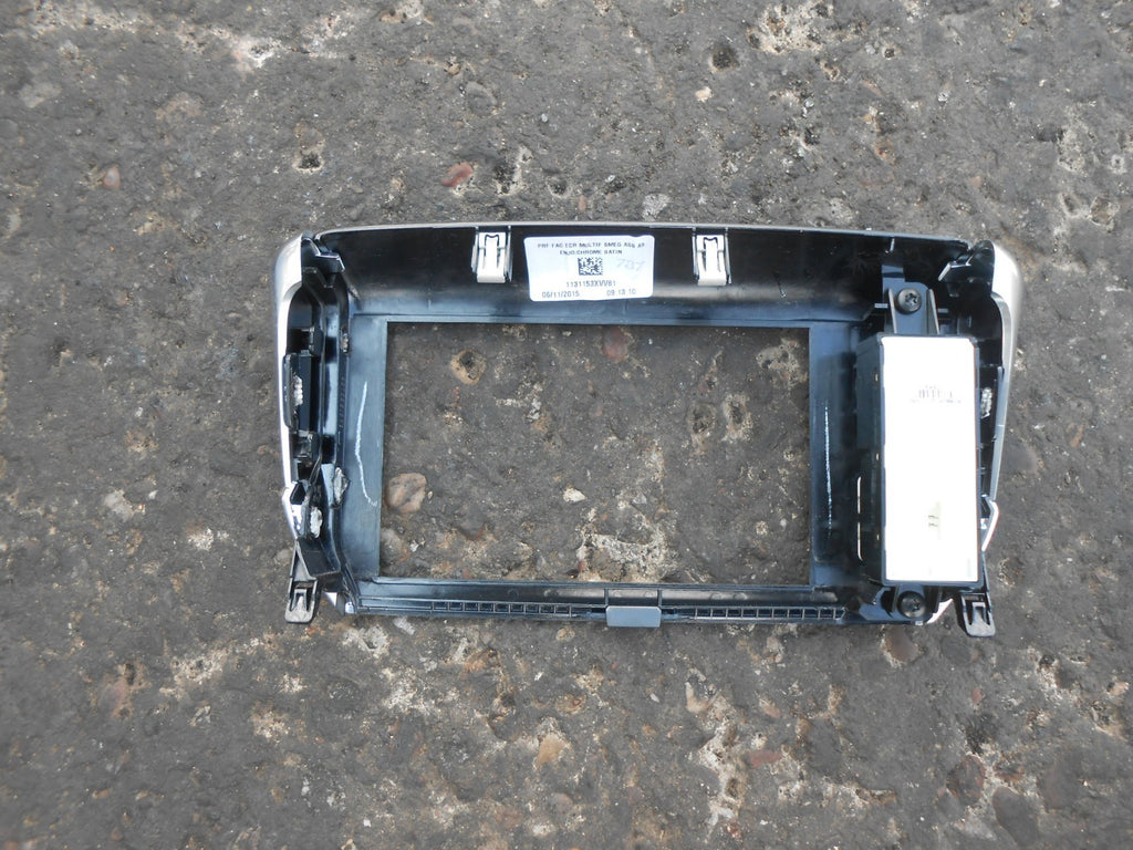PEUGEOT 2008 2016 SAT NAV DISPLAY SCREEN TRIM & CONTROLS GLOSS BLACK 98097243XU