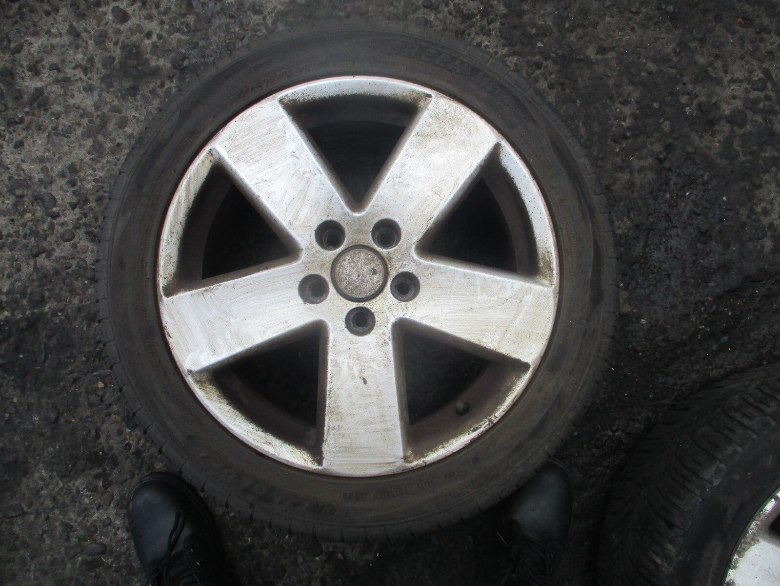 VW VOLKSWAGEN PASSAT 2006 B6 SALOON ALLOY WHEEL WITH 17 INCH TYRE