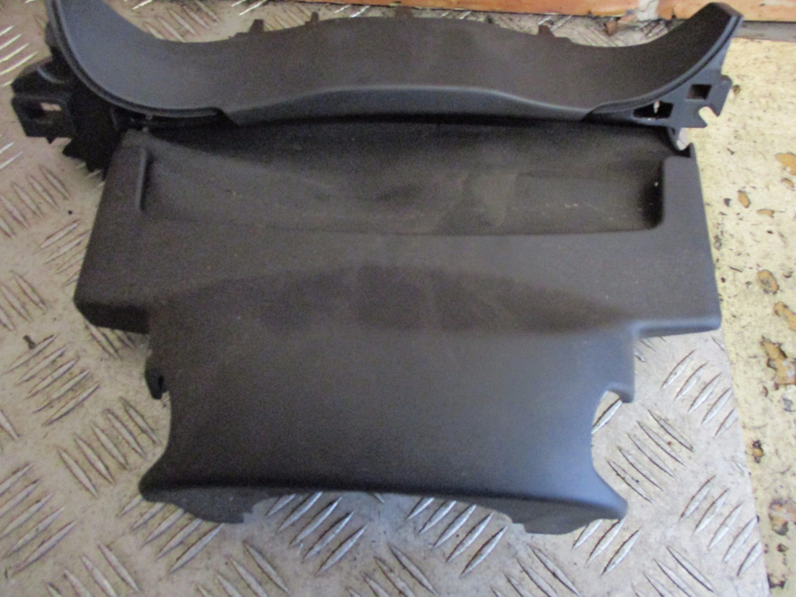 VAUXHALL CORSA E 2017 STEERING COLUMN PLASTIC UPPER TRIM COWL COWLING 13412661