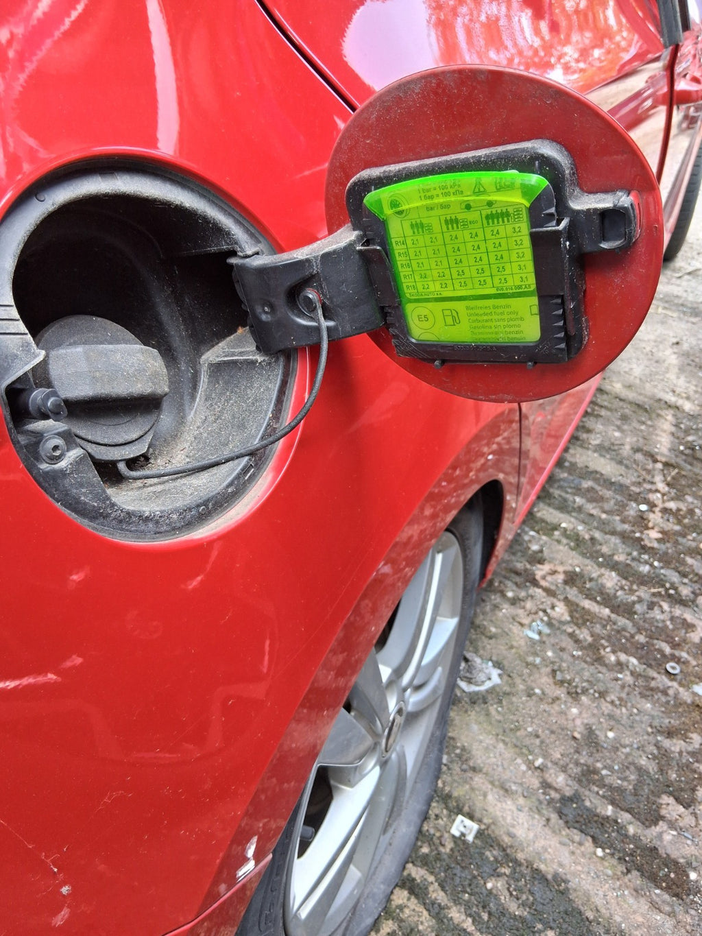 2019 SKODA FABIA MK3 NJ HATCHBACK FUEL FLAP LID COVER CORRIDA RED F3K